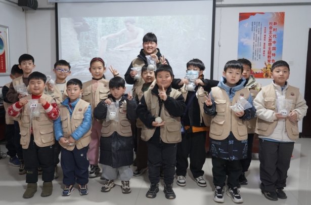 安阳市文物考古研究院举办“我是小小文物修复师”研学活动