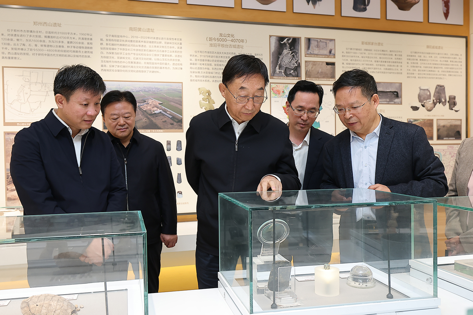 刘宁在省文物考古研究院专题调研考古和文物保护工作