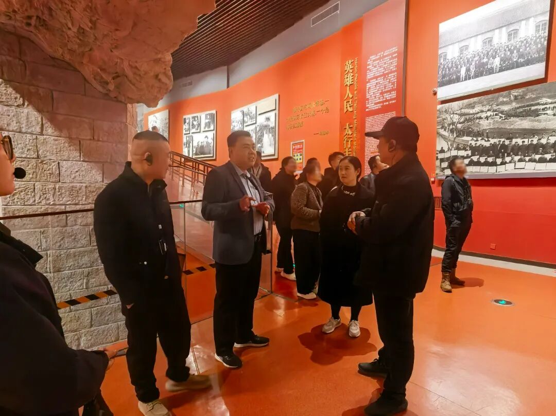 重走修渠之路 凝聚奋进力量——市考古院（遗产院）驻村工作队开展“树立和践行正确政绩观学习教育”主题党日活动