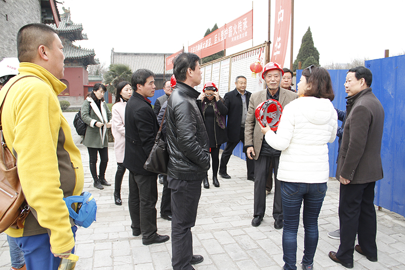 天宁寺塔领导视察1.JPG